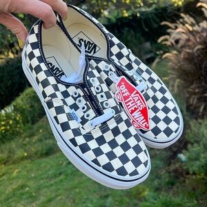 Vans sneakers, women’s size US 9